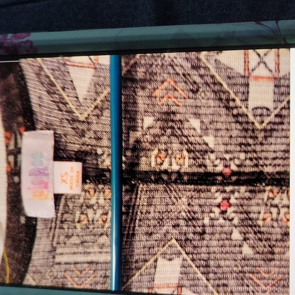 LuLaRoe Sarah - Picture 2 of 3